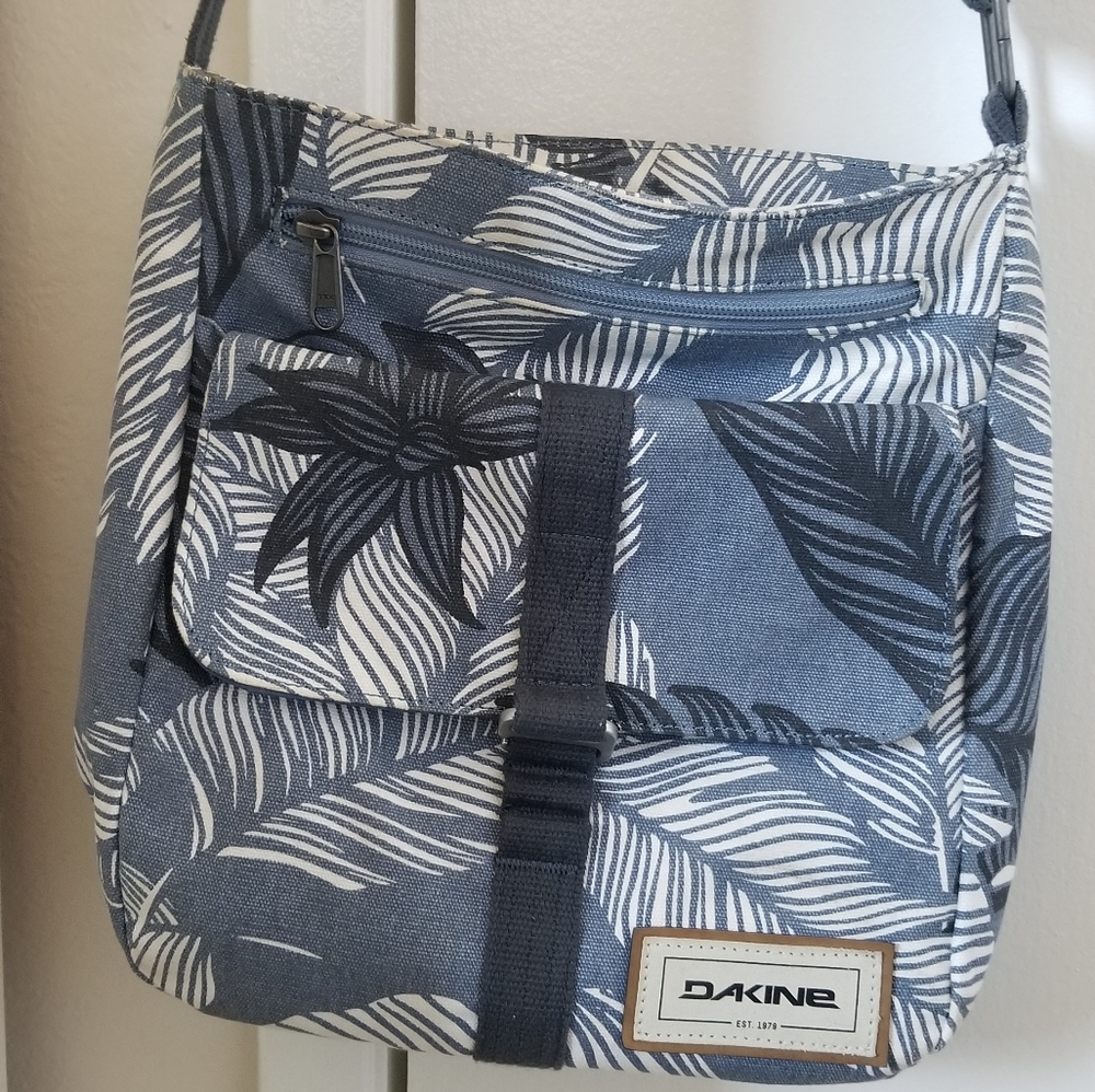 Dakine cross body bag